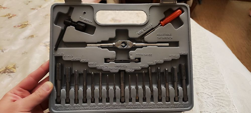 Продам медчиков и плащиков