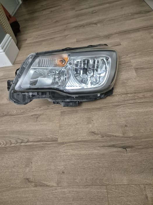 Передния фара на субару