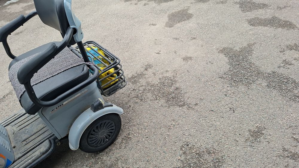 Leopard трицикл. На аккумуляторе.