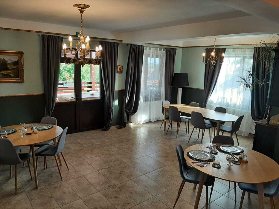 Pensiune 12 camere  „La Maison de Rêves - Refugiul de poveste din inima Branului”