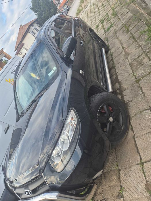 Продавам Hyundai Santa Fe, 4x4 много добро състояние