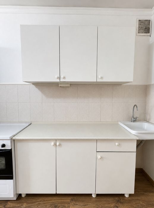 Продаётся кухонный горнитур