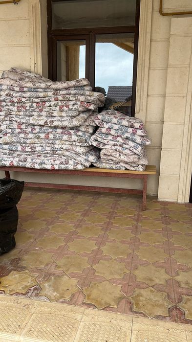 Матрас подушки столы стулья детские