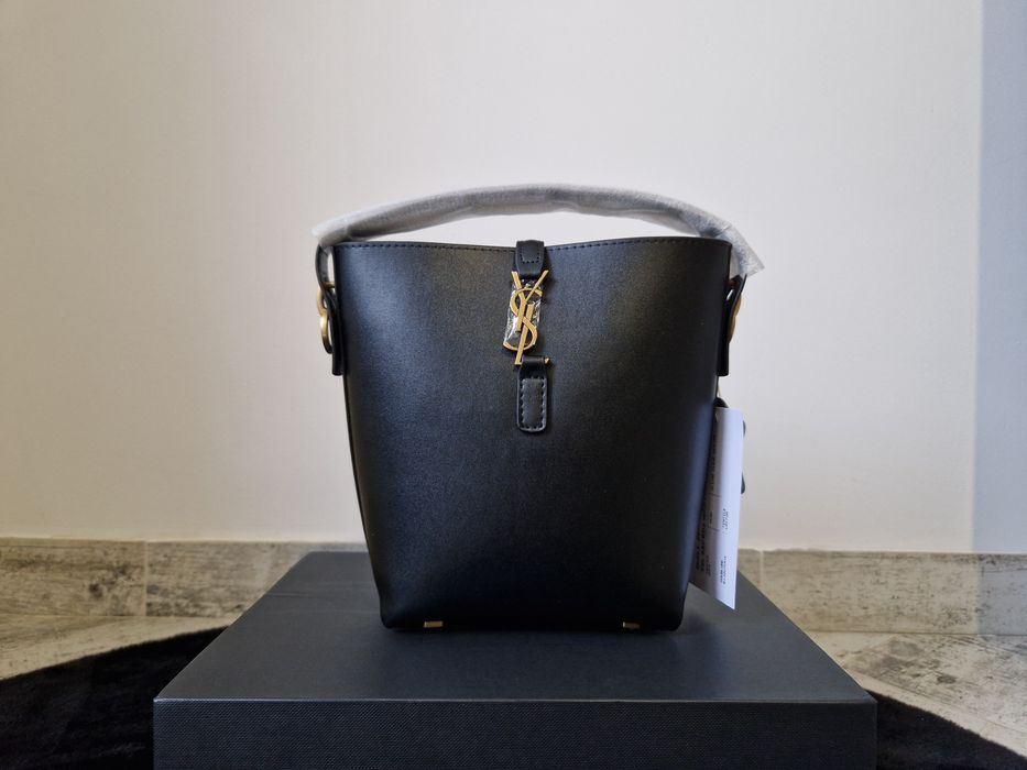 YSL Saint Laurent Le 37 Small Bucket Black