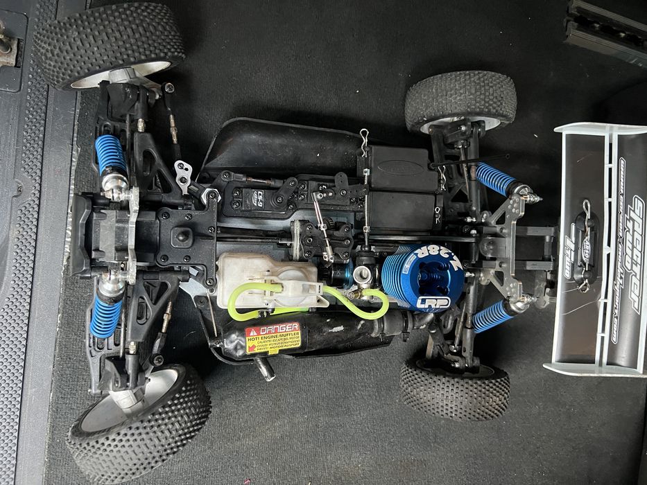 Masinuta curse cu motor