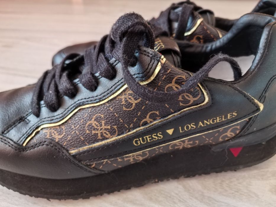 Маратонки Guess 40 номер