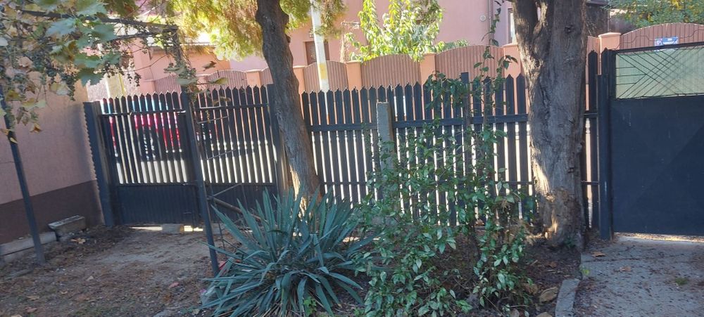 Casă 3 camere – 80 mp cu curte și acces auto – Dristor, București