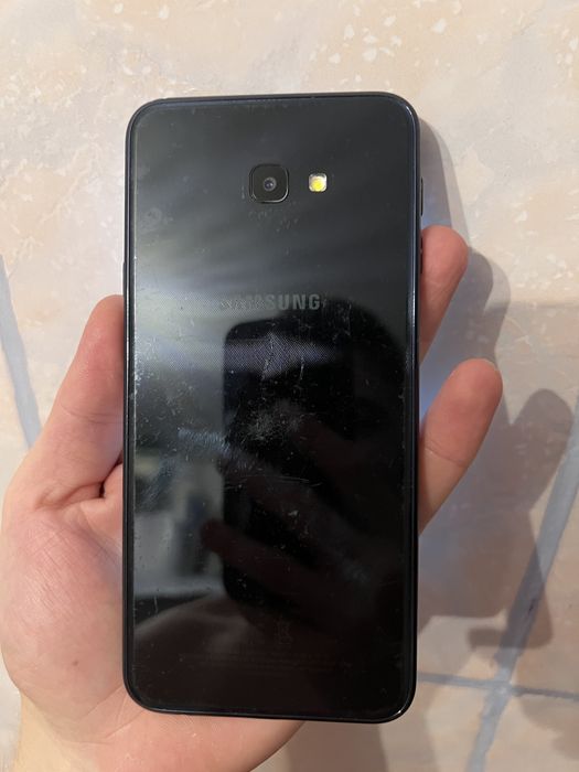 Vand/ Schimb Samsung galaxy J4 Plus in stare foarte buna