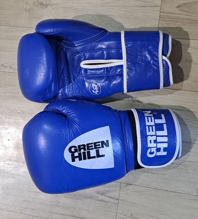 Перчатки для бокса