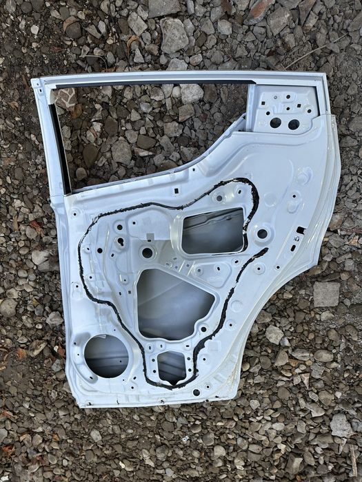 Ușă dreapta spate toyota chr.