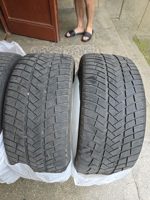 Vand anvelope/ cauciucuri 245/40/19