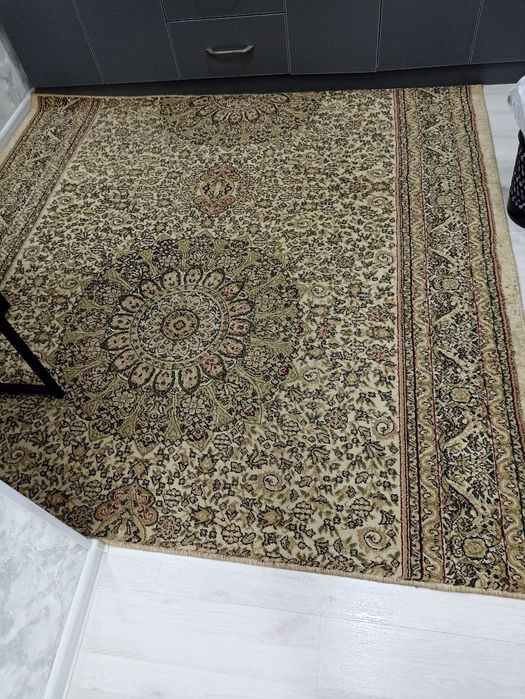 Продам.            ковёр