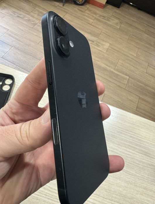 Telefon Iphone 16 Impecabil ca Nou Black 5G Fullbox Schimb Trimit