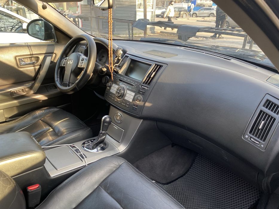 Продам Infiniti fx35