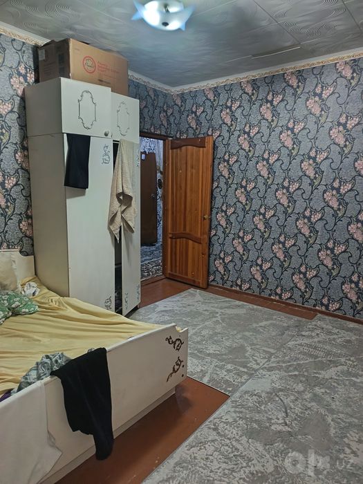 Кибрай центирида Уй сотилади 3/2/4