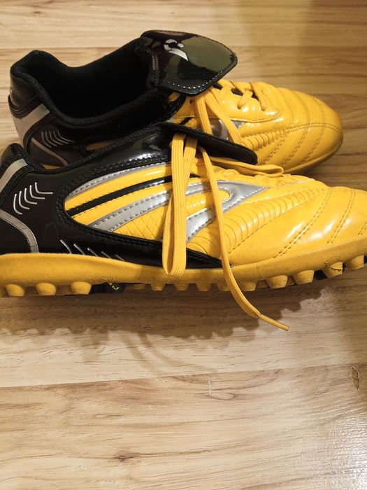 „Топ футболни стоножки – готови за терена!“