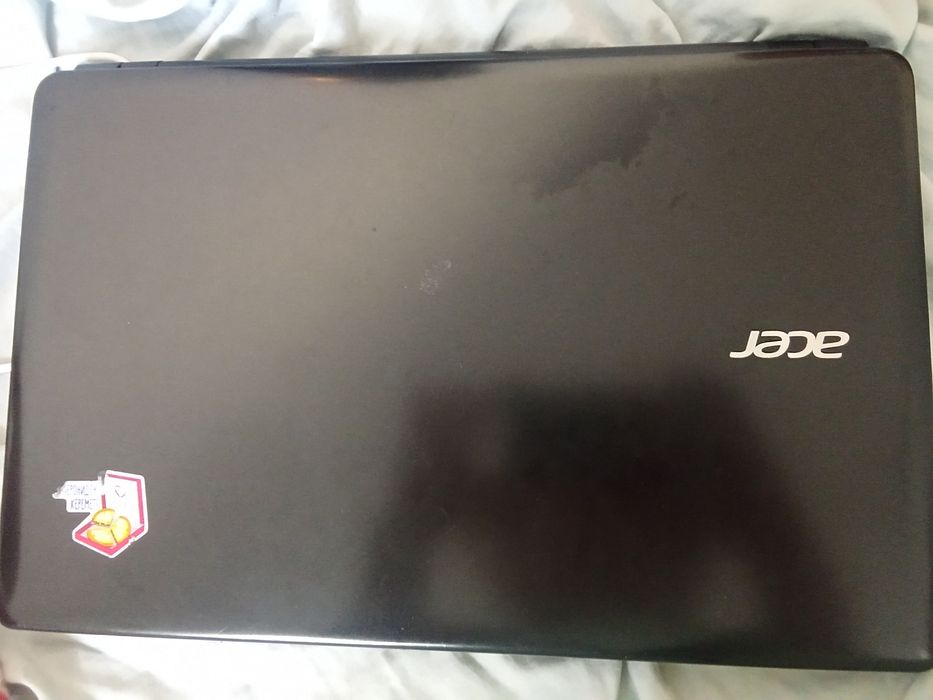 Продам ноутбук асер хорошем состояние