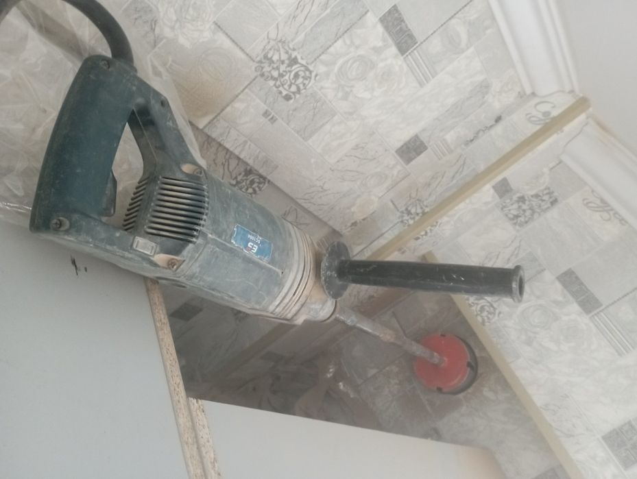 Almazniy bur beton teshamiz kesamiz