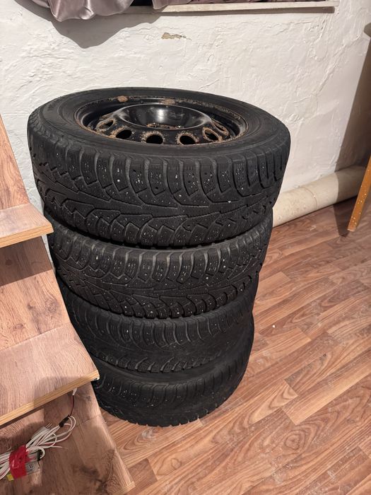 Зимний шины в хорошем состояние, с дисками