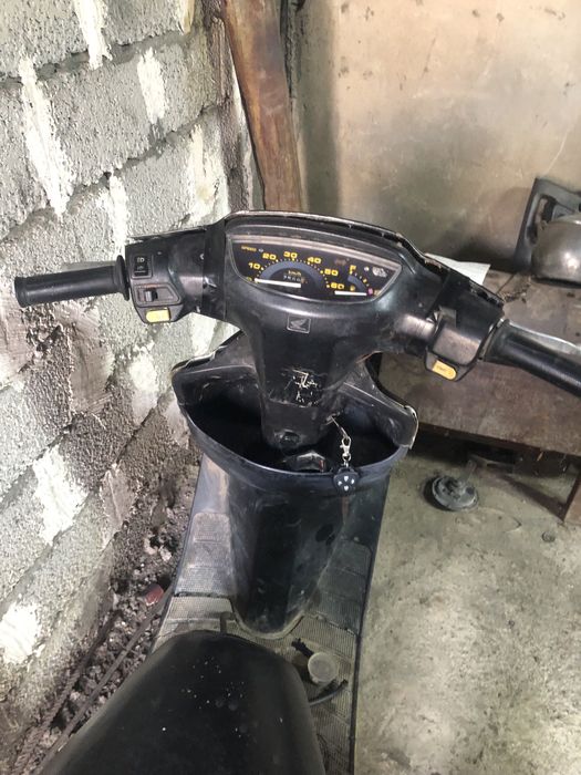 Продам скутер хонда ди 27