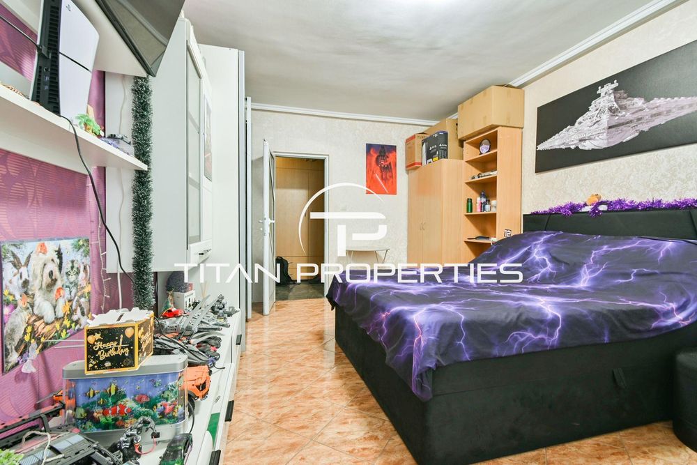 Тристаен за продажба в кв. Стрелбище