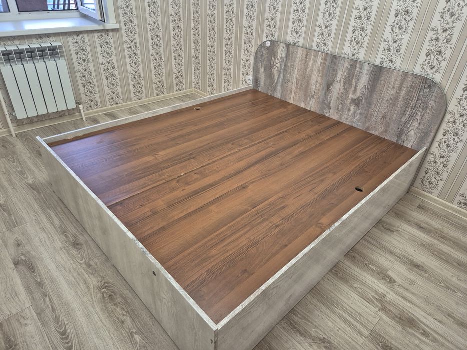 Продам 2 спальную кровать