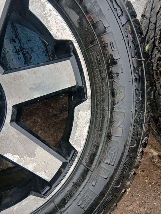 Продам комплект диск р18 хайлюкс прадо