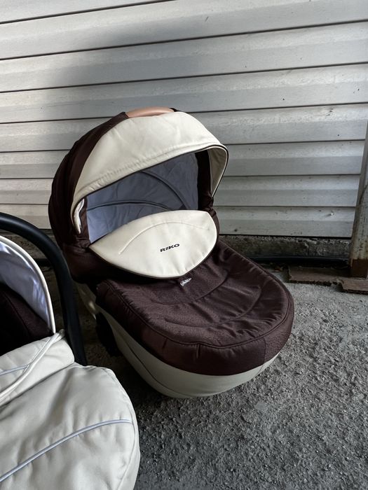 Продам коляску 3 в 1