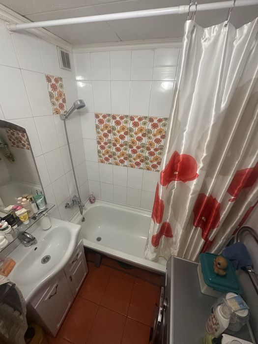 Продам 2 х комнатную квартиру в район Пристани !