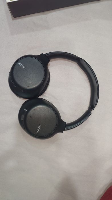 Căşti cu anulare digitală a zgomotului WH-CH710N