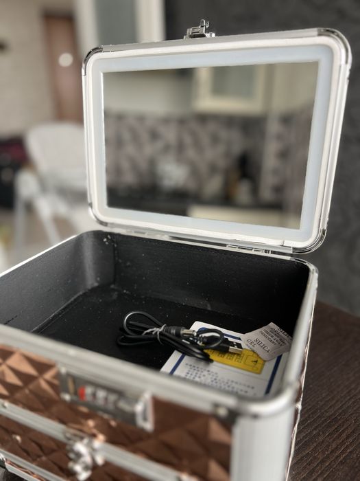 Шкатулка для украшений новая