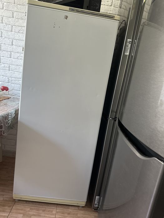 Продам морозильник