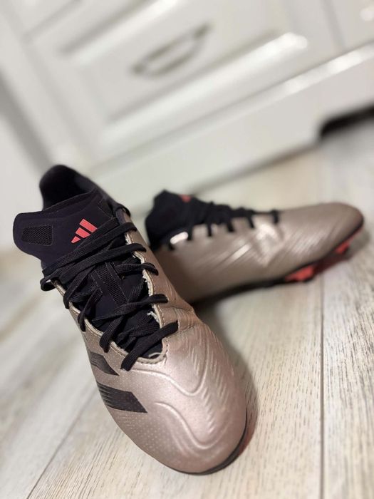 Ghete fotbal copii Adidas predator