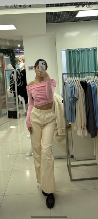 Кофта с открытыми плечами