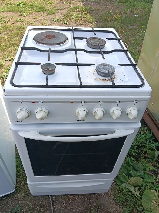 Продам газ плиту в рабочем состоянии