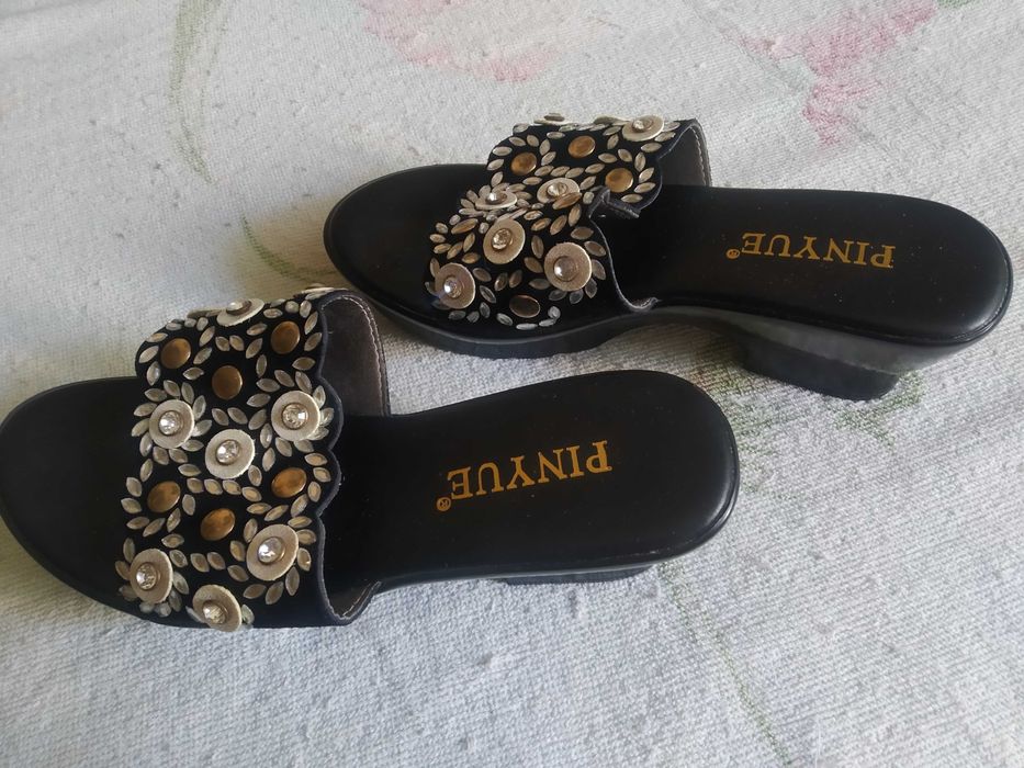 продам босоножки