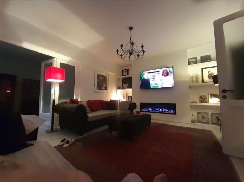 VÂND IN VILA ULTRA CENTRAL  3 Camere 136 mp cu Terasa cu iesire  in  Gradina  zona 0 a Clujului