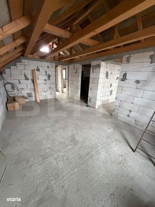 Casa spatioasa cu teren 11 ari in Liteni Moara