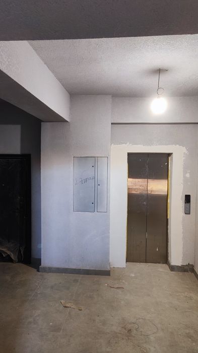 Срочно продам 1 комнатную переделанную в двух.