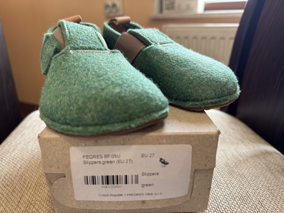 Боси пантофи Пегрес