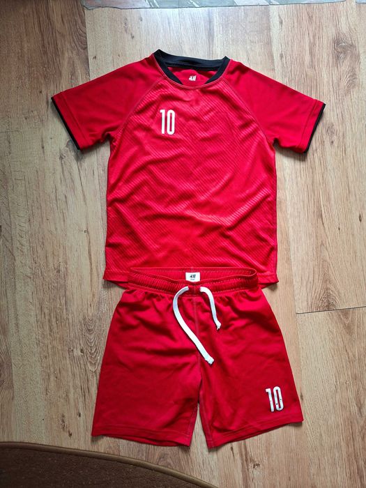 Set de fotbal H&M marime 6-8 ani