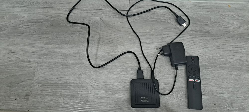 Smart tv box Q5 sotiladi