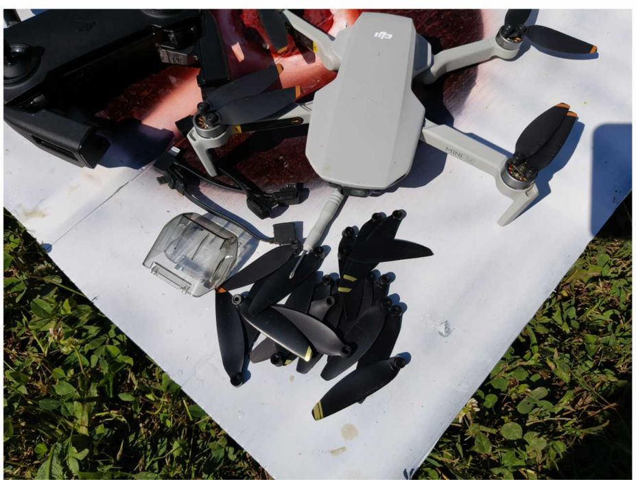 Drona dji mini se