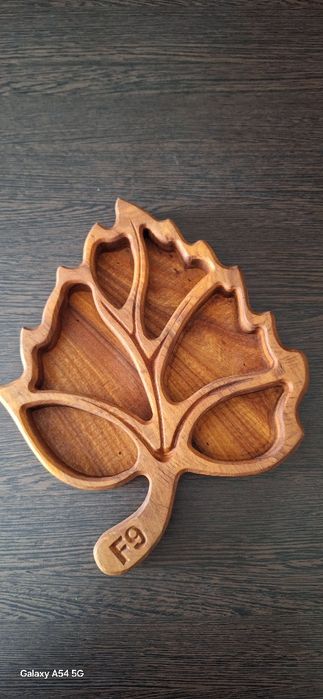 Менажница  в   форме   листа