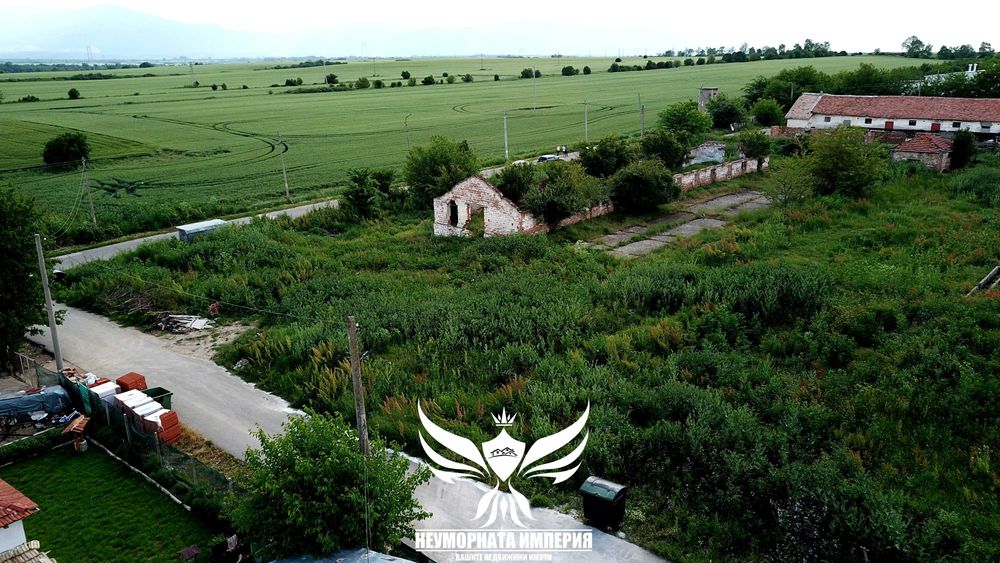 Продавам склад/селскостопански сгради 400РЗП в имот 3000кв с.Богданица