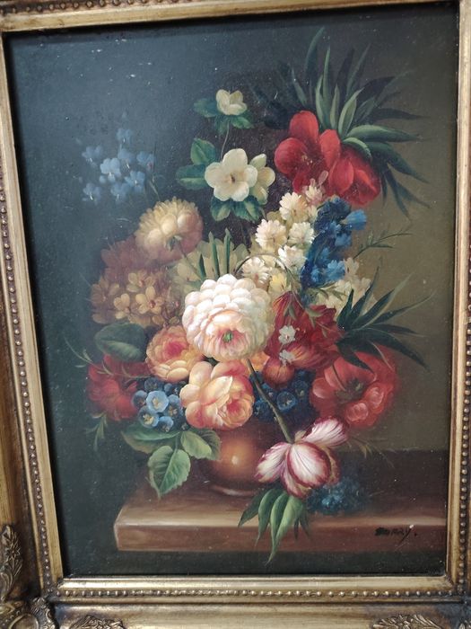 Lucrare în ulei,natură statică cu un buchet de flori într-o vază, realizat în stil clasic. 
Tehnică: Pictură în ulei pe lemn sau mat
