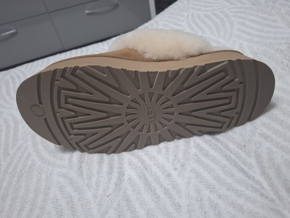 Vând  papuci înalți FUNKETTE