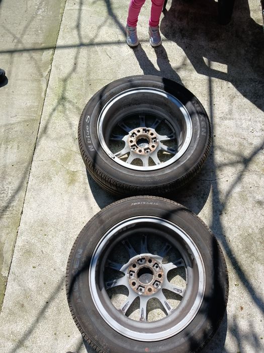 Vand  4 roti bmw  205 / 55 / 16 Nexen. Aproape noi  vara
