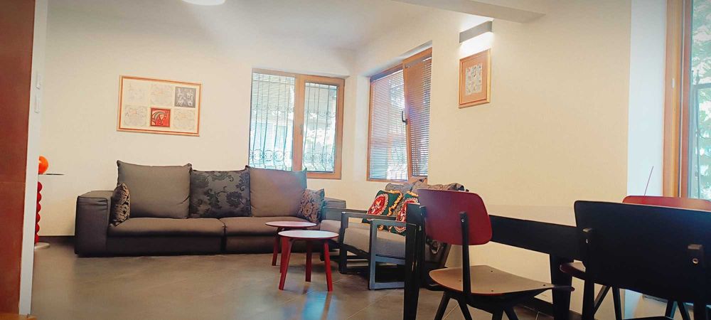 Дава се под наем Тристаен апартамент в Варна, Център - 101 кв.м за 897.6 € - Снимка #12