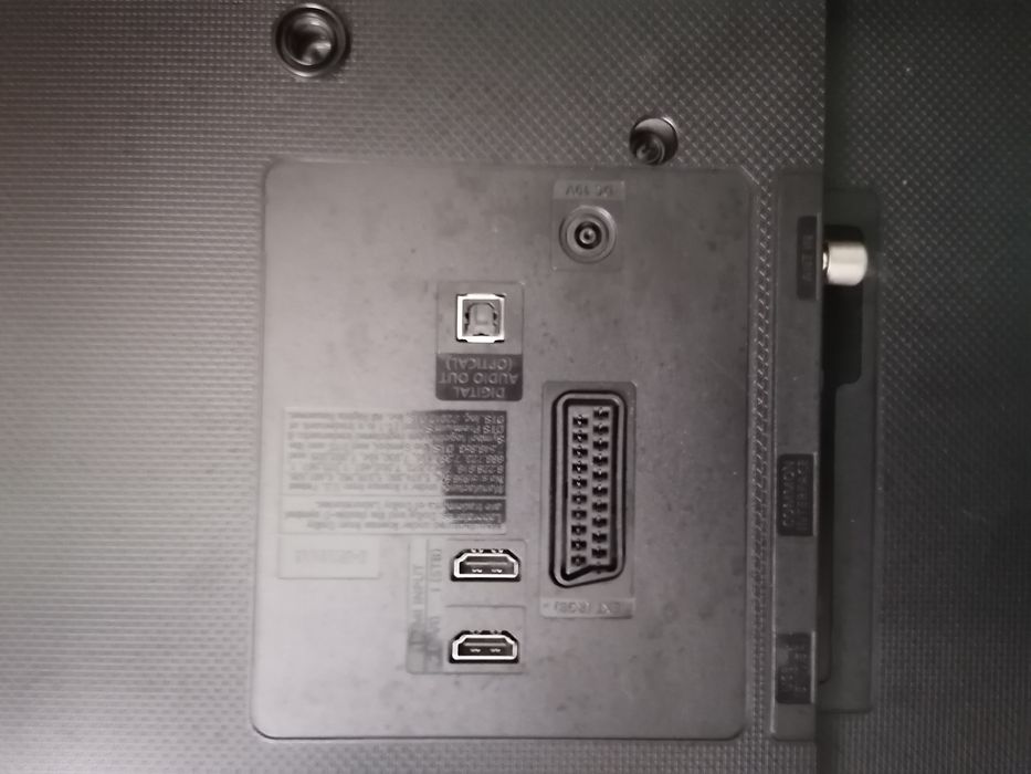 TV Samsung UE32J5000AW defect display